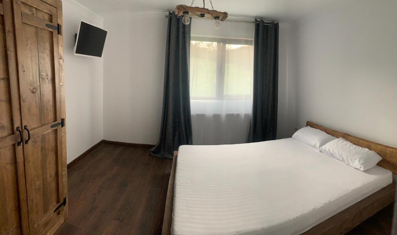 Pensiunea Lili'S House Buchin Ngoại thất bức ảnh
